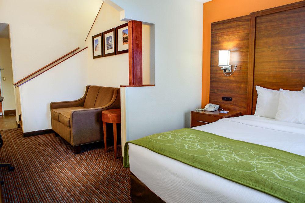 Comfort Suites Stevensville - St Joseph Εξωτερικό φωτογραφία
