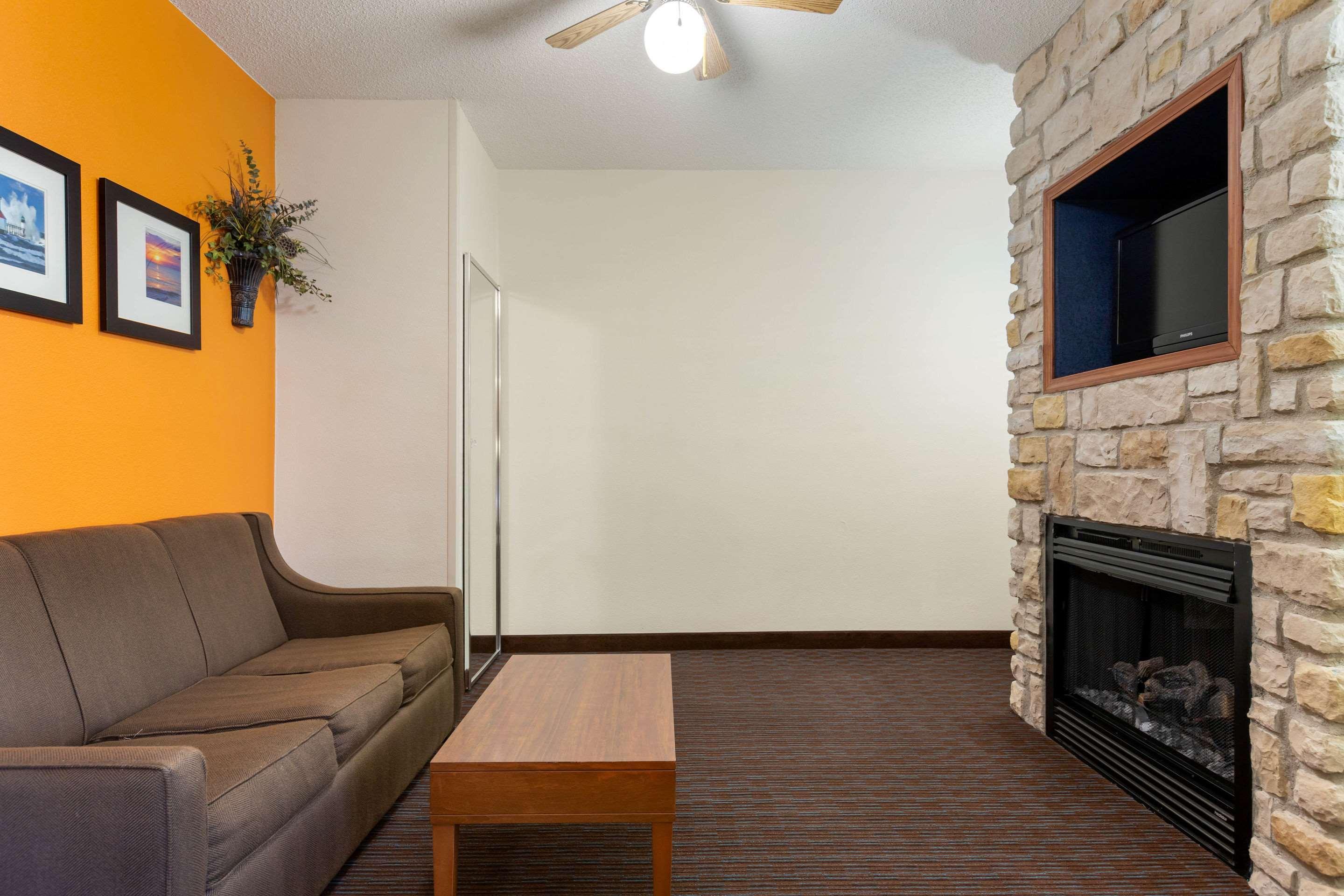 Comfort Suites Stevensville - St Joseph Εξωτερικό φωτογραφία