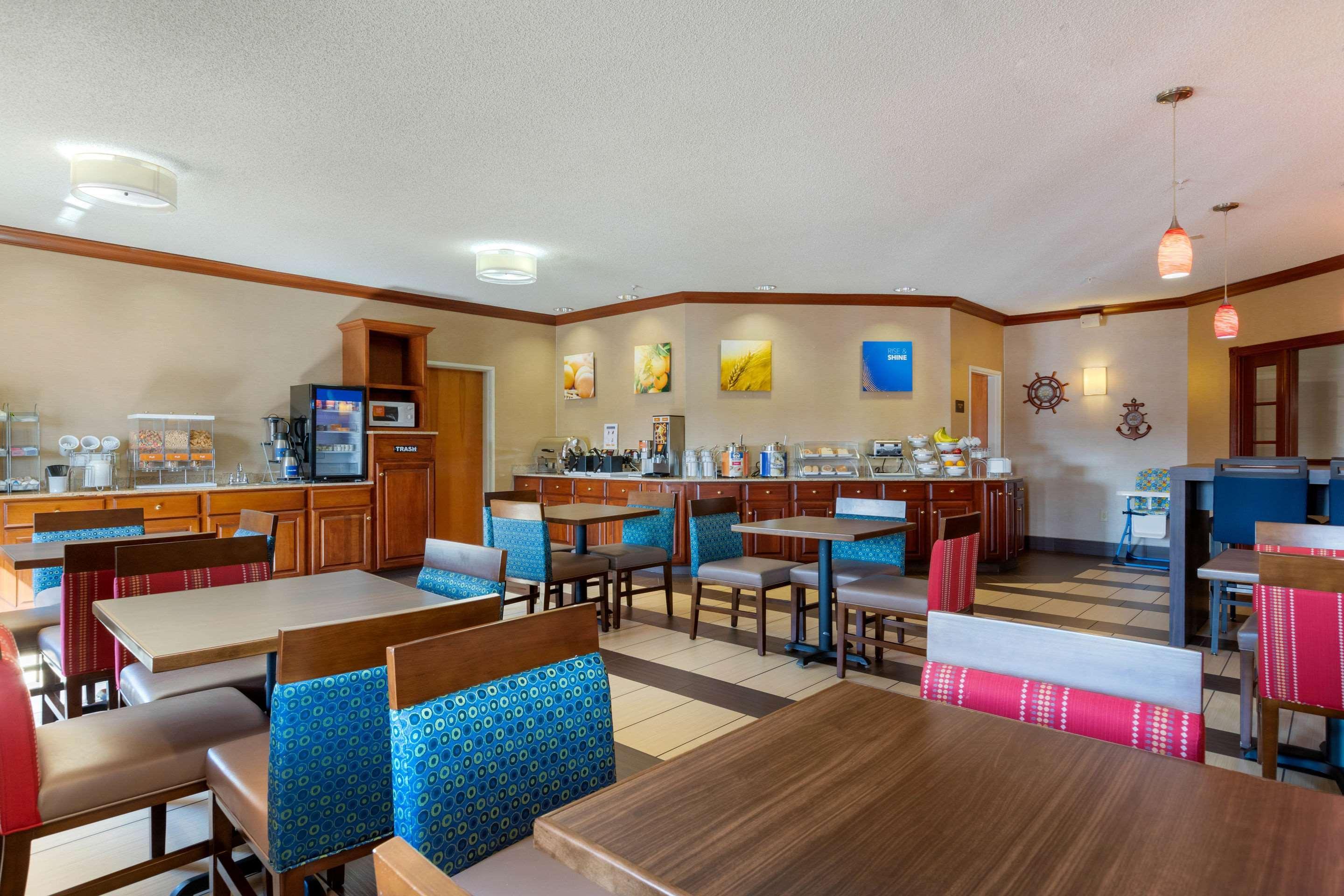 Comfort Suites Stevensville - St Joseph Εξωτερικό φωτογραφία